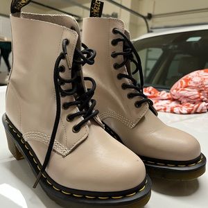 Doc marten clemency natural